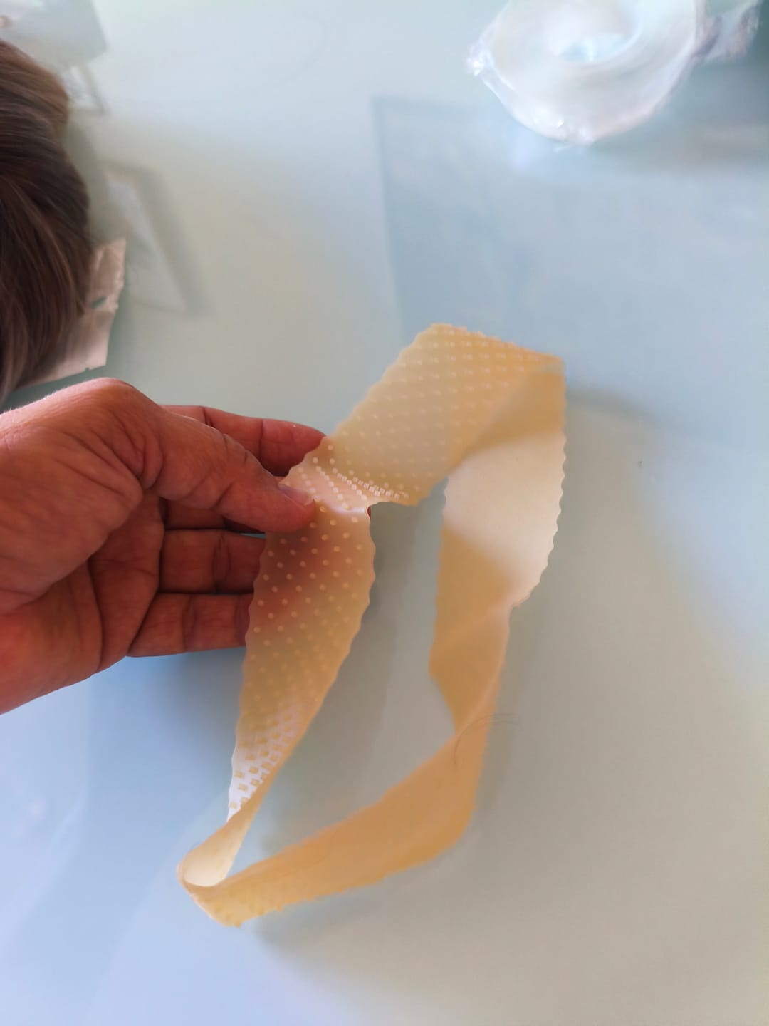 Customer photo review of Faixa Hair Grip De Silicone Para Fixar Lace Front - Branco