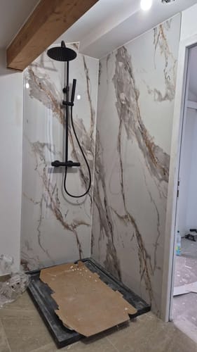 Customer photo review of Panneau Mural PVC Effet Marbre Blanc Marron - 260 x 120 CM