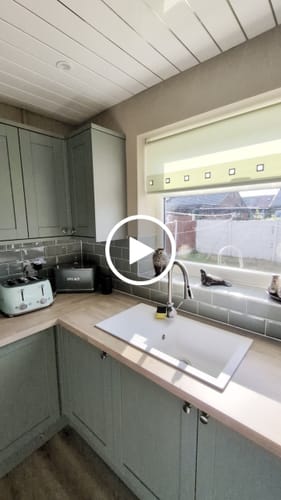 Customer video review of Metro Duck Egg Gloss Rectangle Ceramic Tiles