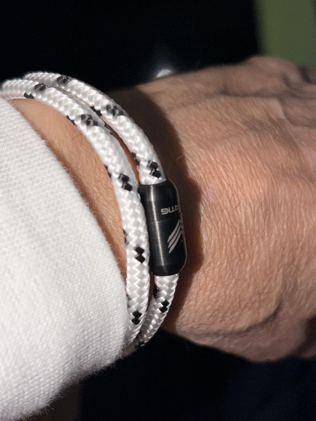 Customer photo review of Paracord Bracelet Magnetic White Black