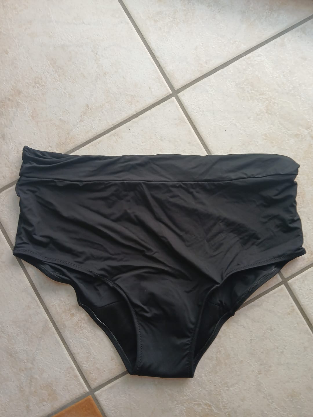 Customer photo review of Maillot de bain menstruel taille haute Eléonore