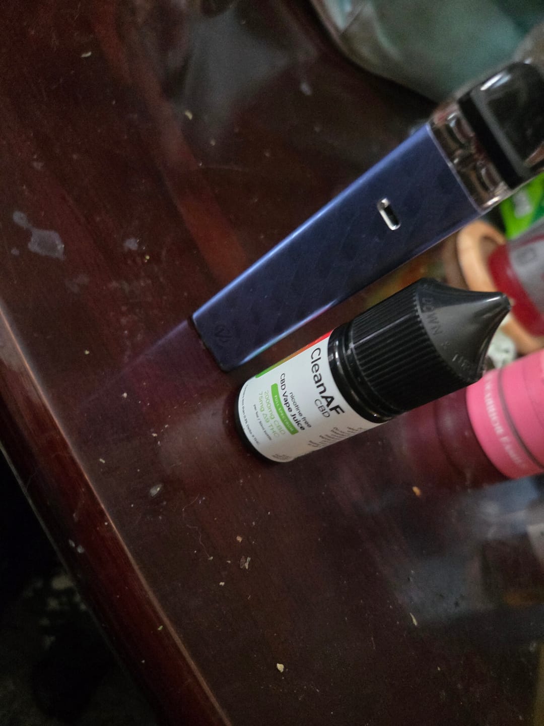 Customer photo review of Kiwi Strawberry THC Vape Juice