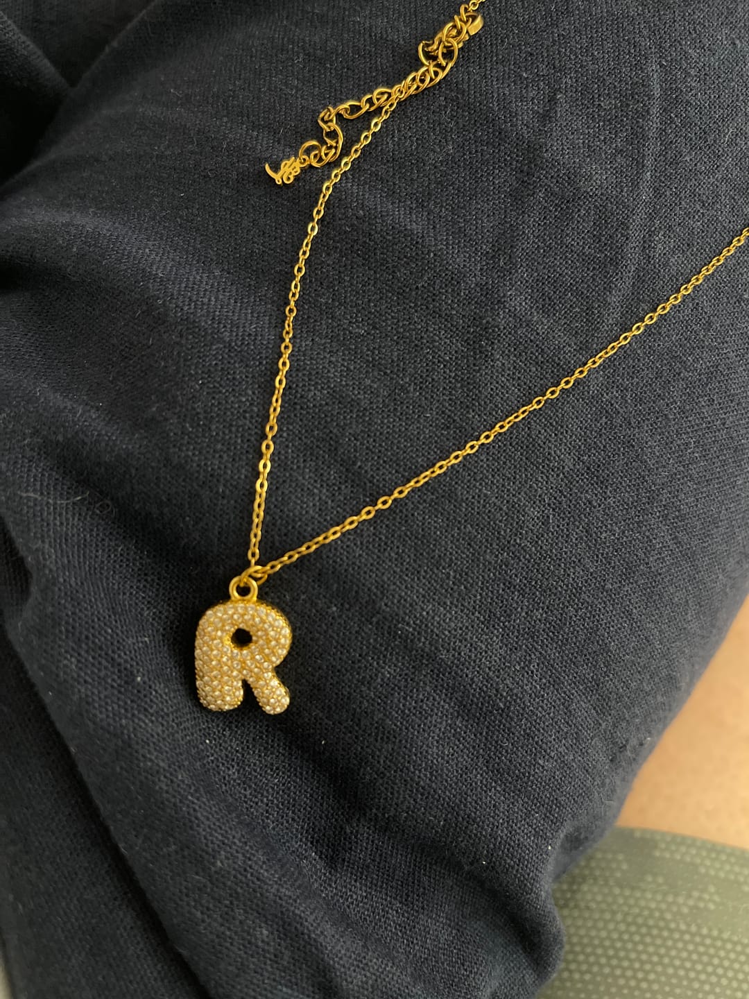 Customer photo review of Pave Bubble Initial Kette 14K Vergoldet