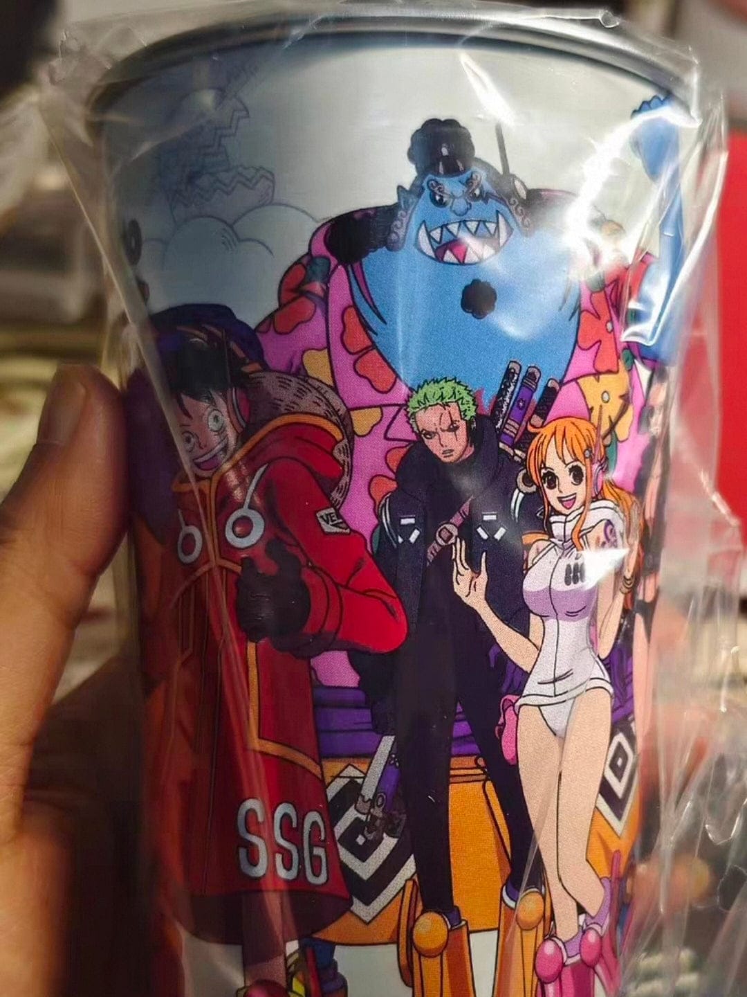 Customer photo review of Limited Edition Egghead Strawhats Cold Sensitive Color Changing Cup