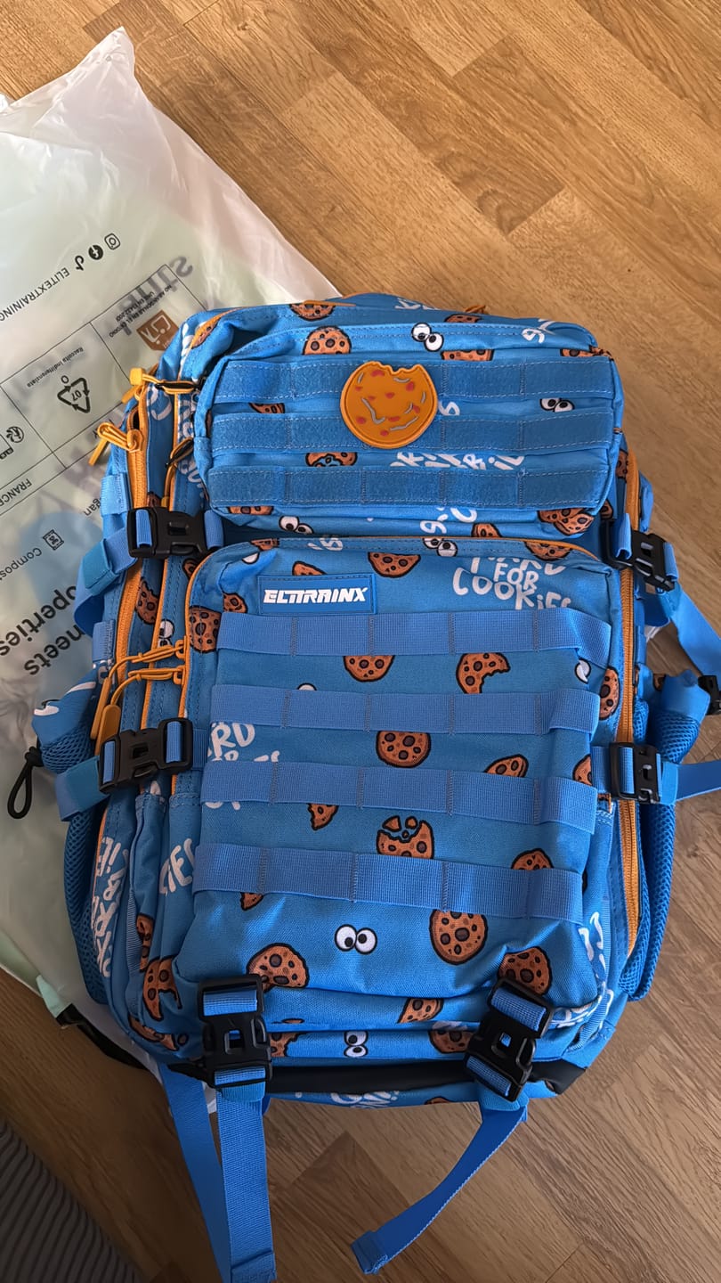 Customer photo review of Mochila Táctica V1 All In 45L Cookie