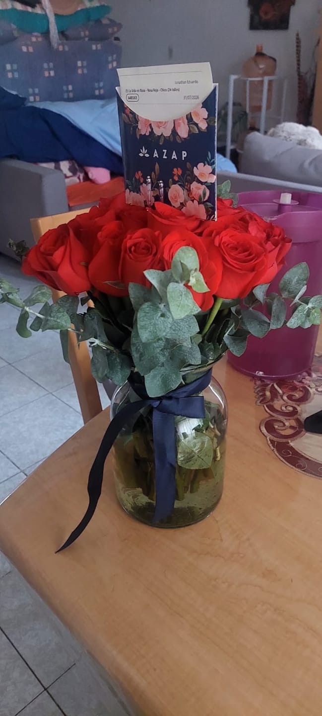 Customer photo review of La Vida en Rosa - Rosa Roja