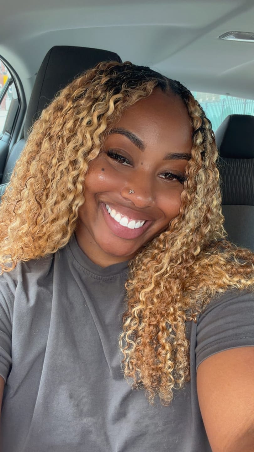 Customer photo review of #T1B/27/30/613 Ombre Blonde Water Curly Feather Crochet