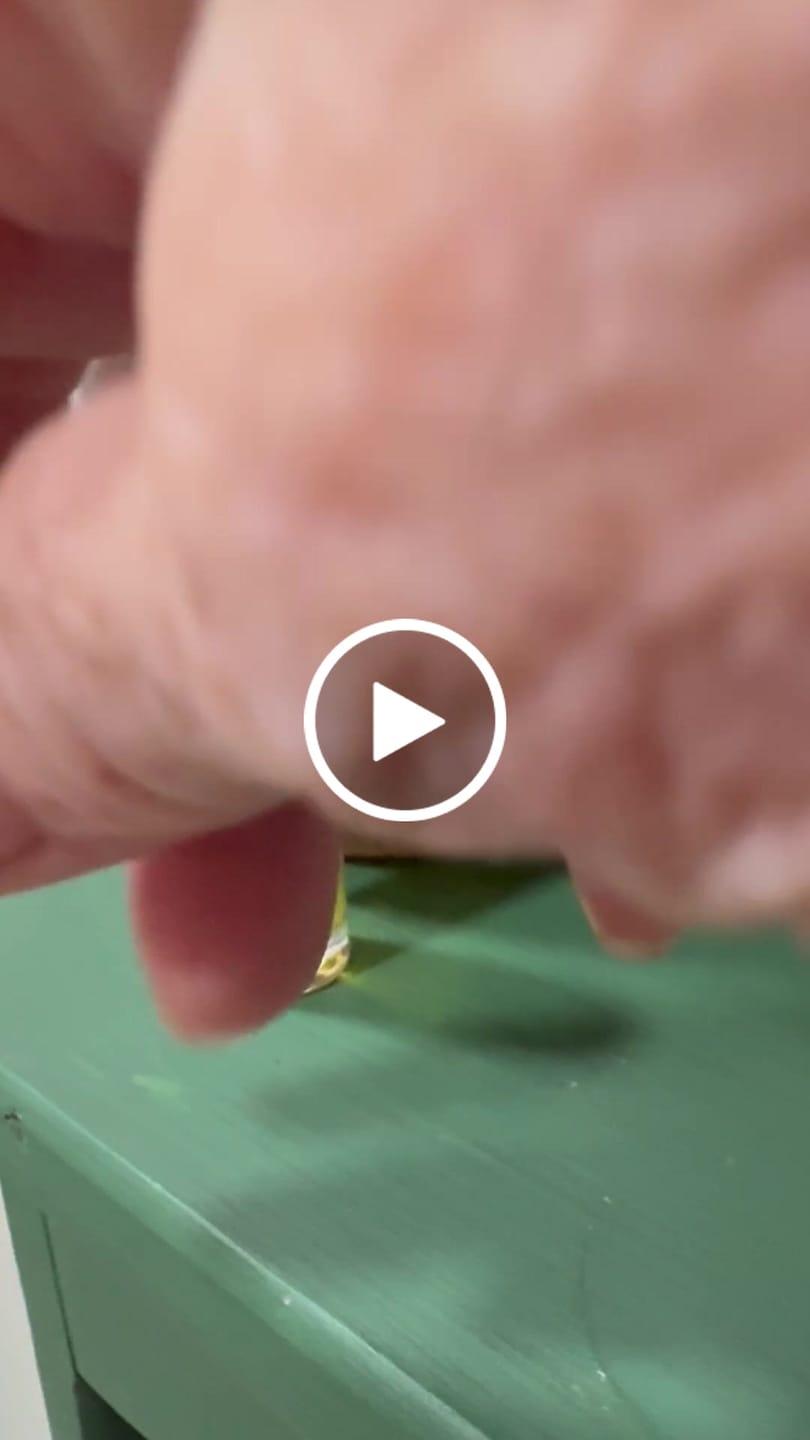 Customer video review of Amber Patchouli Roll-On Perfume Oil – Earthy Amber & Patchouli
