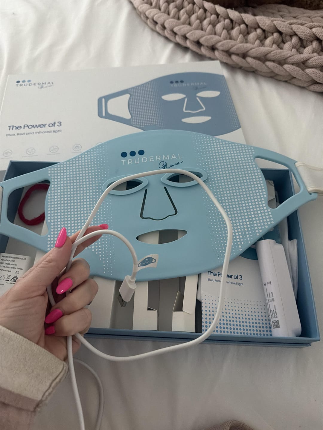 Customer photo review of Trudermal Glow Charging Cable