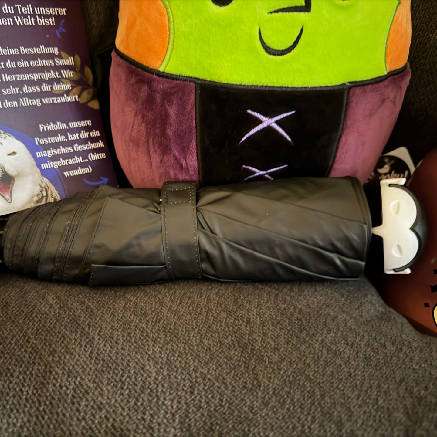 Customer photo review of Spookula Regenschirm Fledermaus – Taschenschirm mit Dracula Design OTOTO
