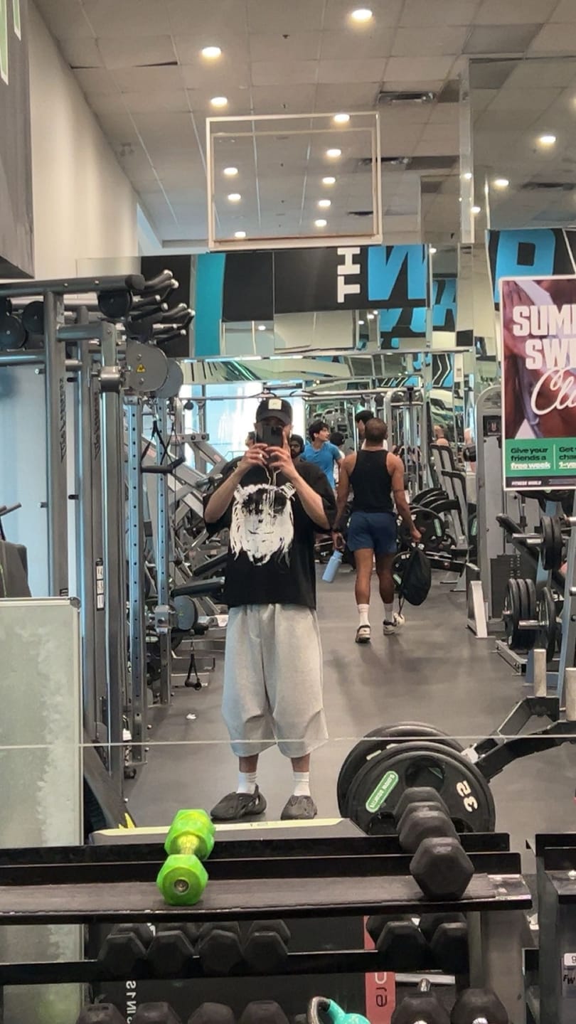 Customer photo review of Aelfric Eden Wrinkle Longline Shorts