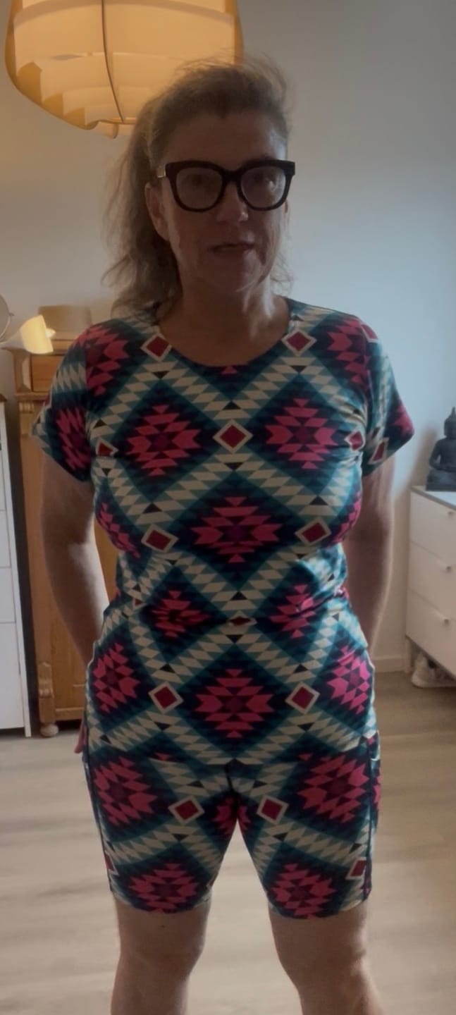 Customer photo review of Bina | Kurzärmliges Basicshirt | UV Stoff Rauten