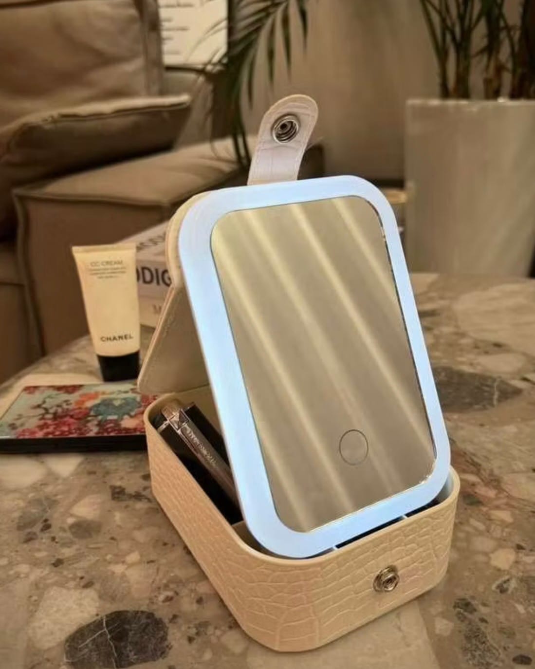 Customer photo review of Compact Makeup & Jewelry Box with LED Mirror