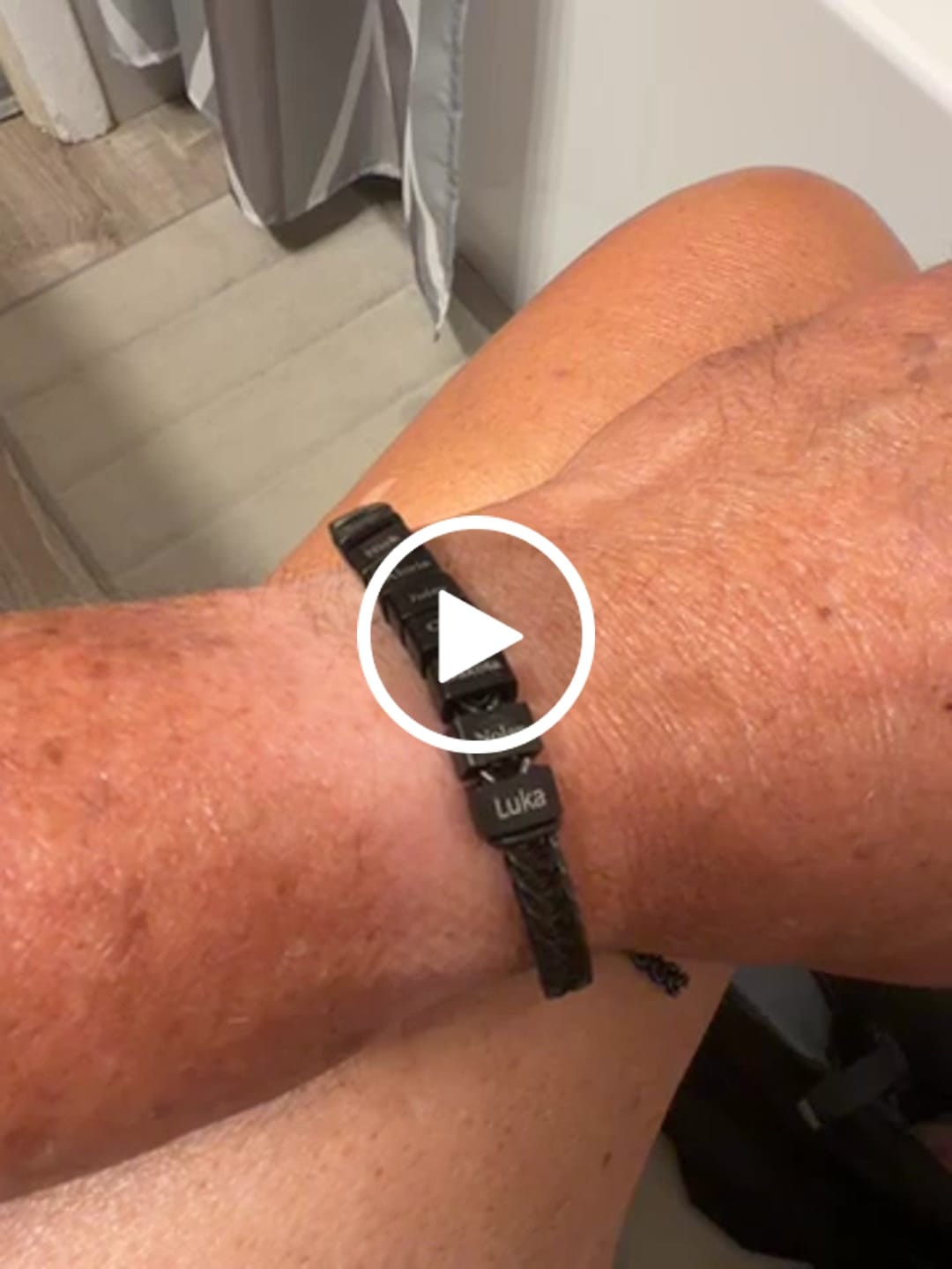 Customer video review of Dan Bracelet Bead