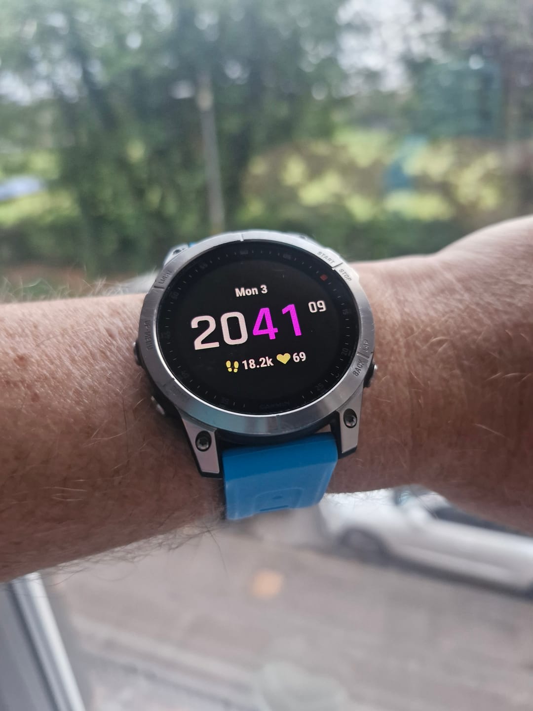 Customer photo review of QuickFit 22mm 26mm Strap for Garmin Epix Gen 2 Silicone Watch Strap for Garmin Fenix 7 7X 5Plus 6XPro Enduro 2