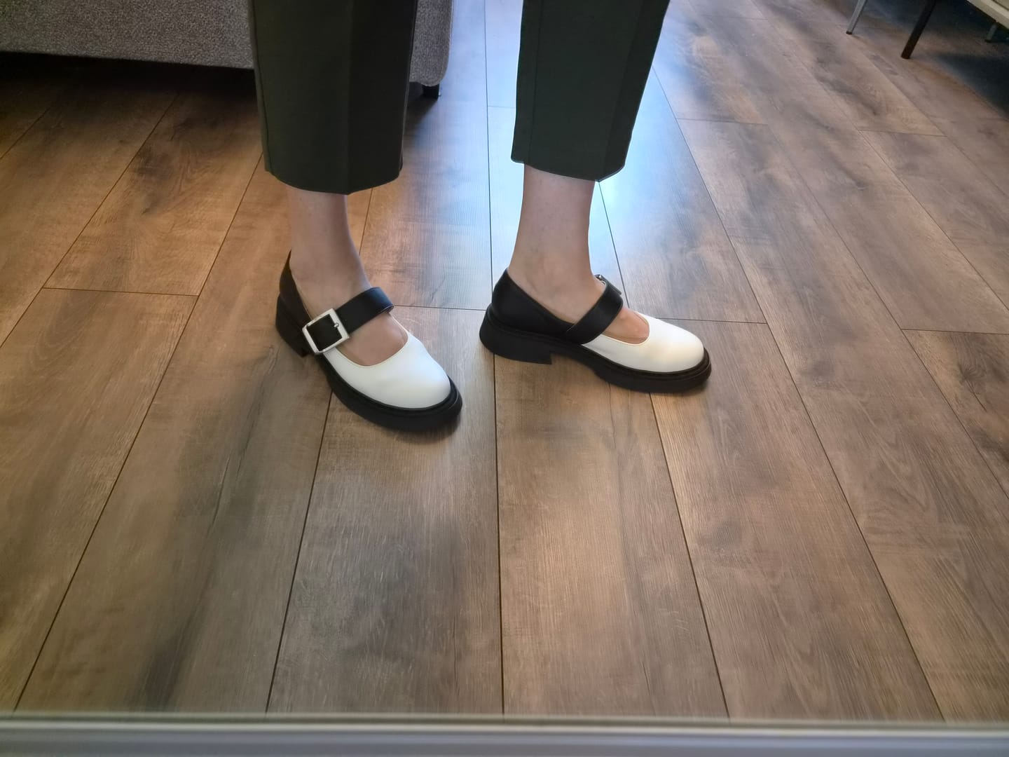 Customer photo review of "Mėnulis Closed Toe Sandals" sandėlyje