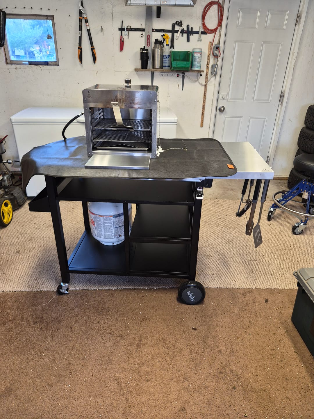 Customer photo review of 1500℉ Portable Infrared Steak Grill with Pizza Stone, Stainless Steel- 16 Inch