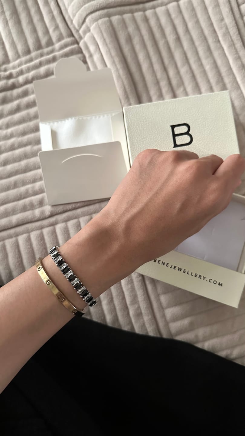 Customer photo review of Noir Baguette Bracelet