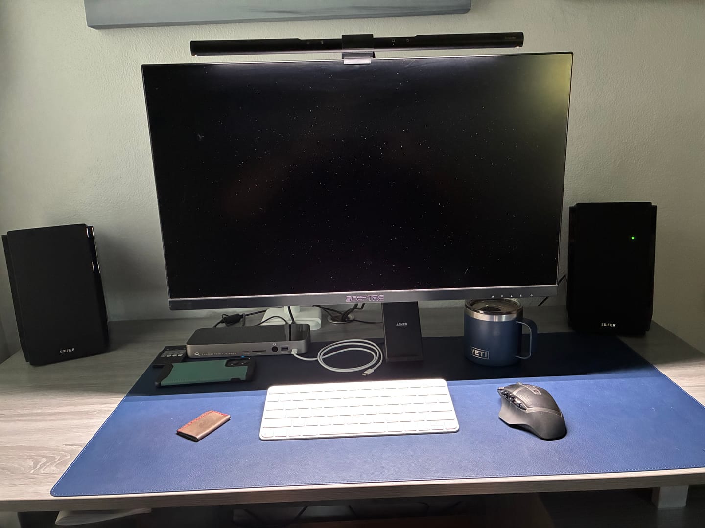 Customer photo review of R1850DB Bookshelf Speakers Bookshelf Speakers with Subwoofer Out