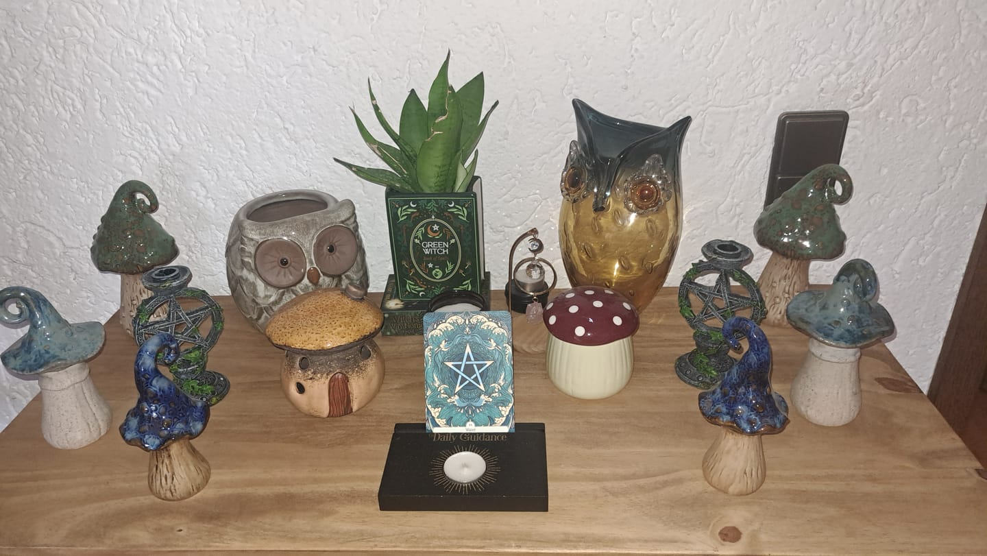 Customer photo review of Kerzenständer-Set Pentagramm – 2 gotische Kerzenhalter mit Efeu