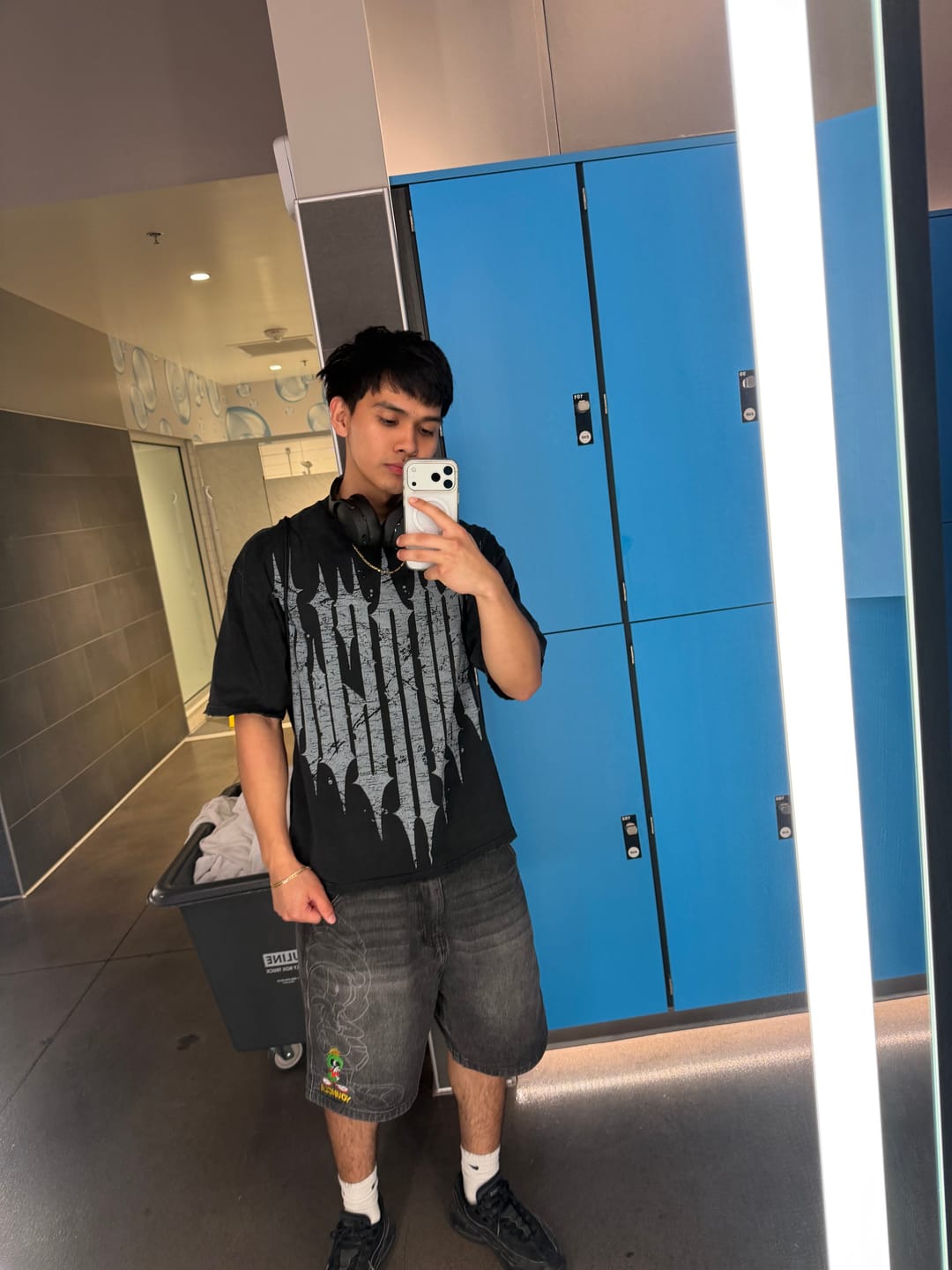 Customer photo review of 6079 - Looney Tunes Jorts