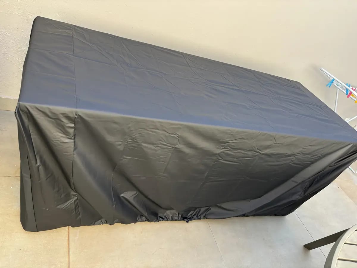 Customer photo review of Capa Impermeável para Sofá Externo Contra Chuva e Sol