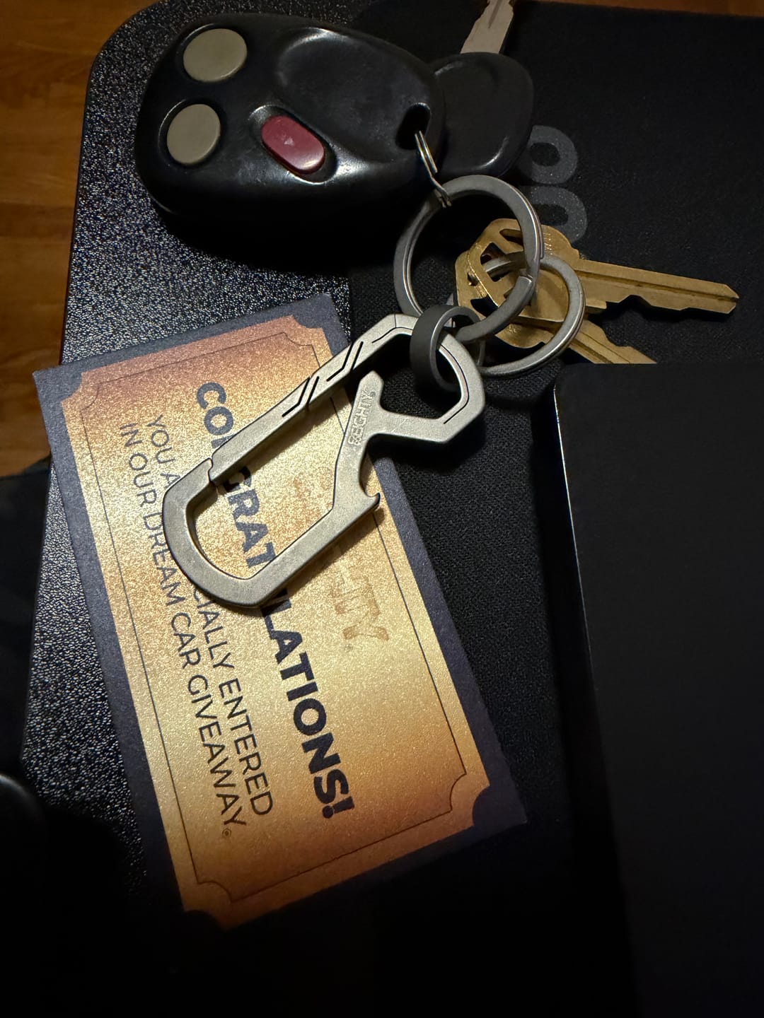 Customer photo review of 80Eighty® Titanium Keychain Clip