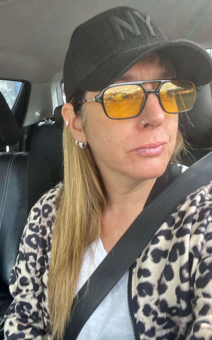 Customer photo review of Lentes de sol - Nicky amarillo.