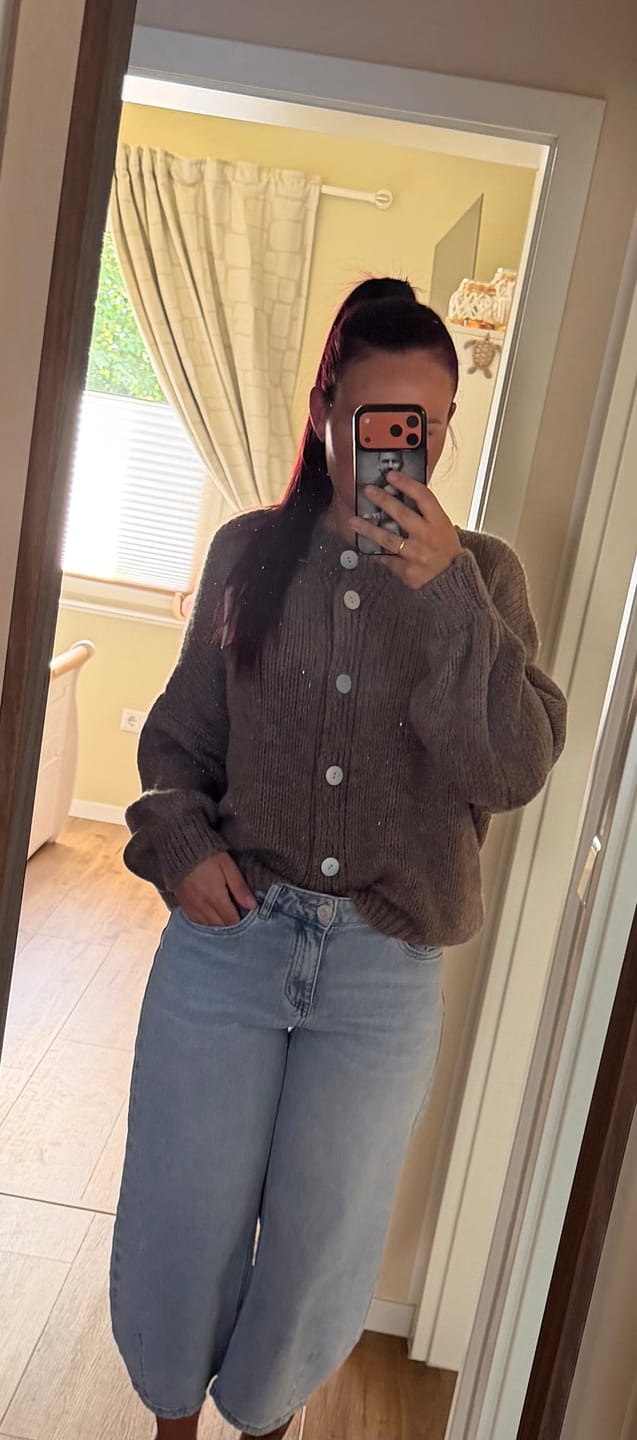 Customer photo review of Cardigan - Braun