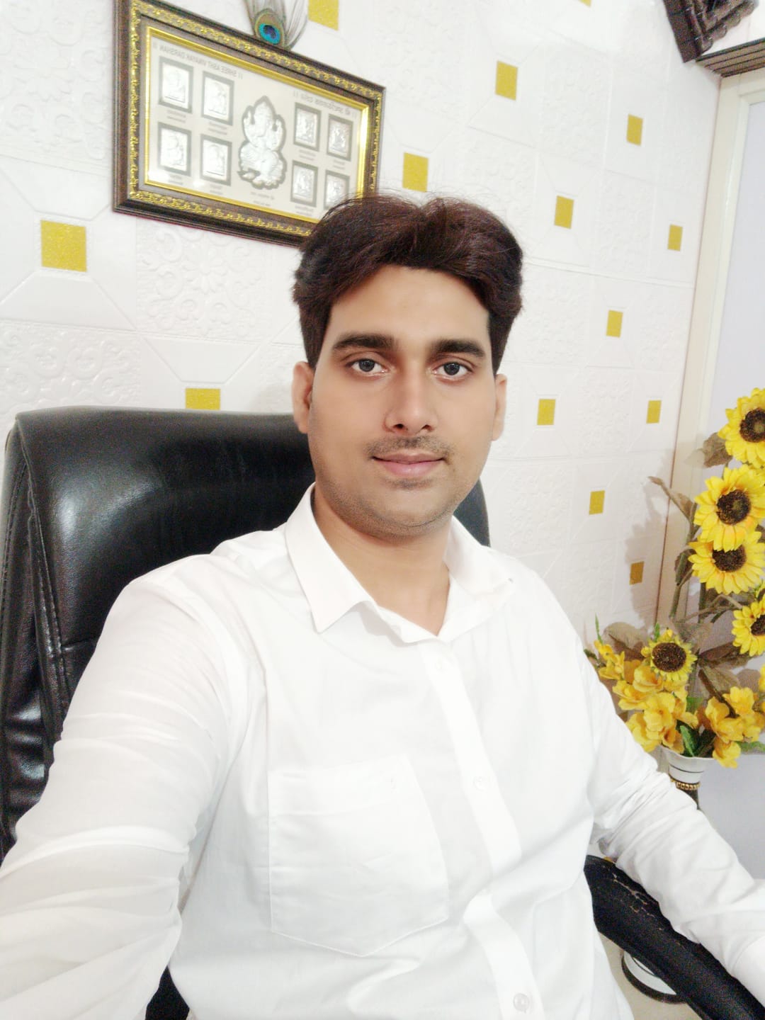 Customer photo review of Good Luck - 100% Cotton Formal White Shirt Pack Of 2 Combo For Men | Uathayam