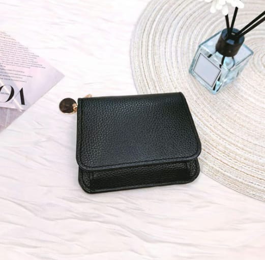 Customer photo review of Women Leather Keychain Wallet