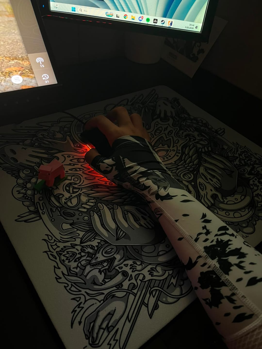 Customer photo review of Wraith Esports Arm Sleeve