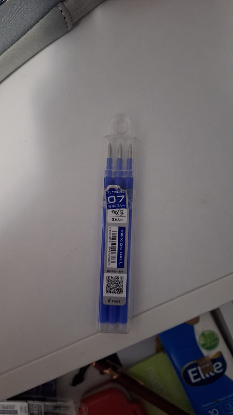 Customer photo review of Pilot - Pack 3 Repuestos Lápiz Gel Frixion Ball LFBKRF30F3 Punta 07