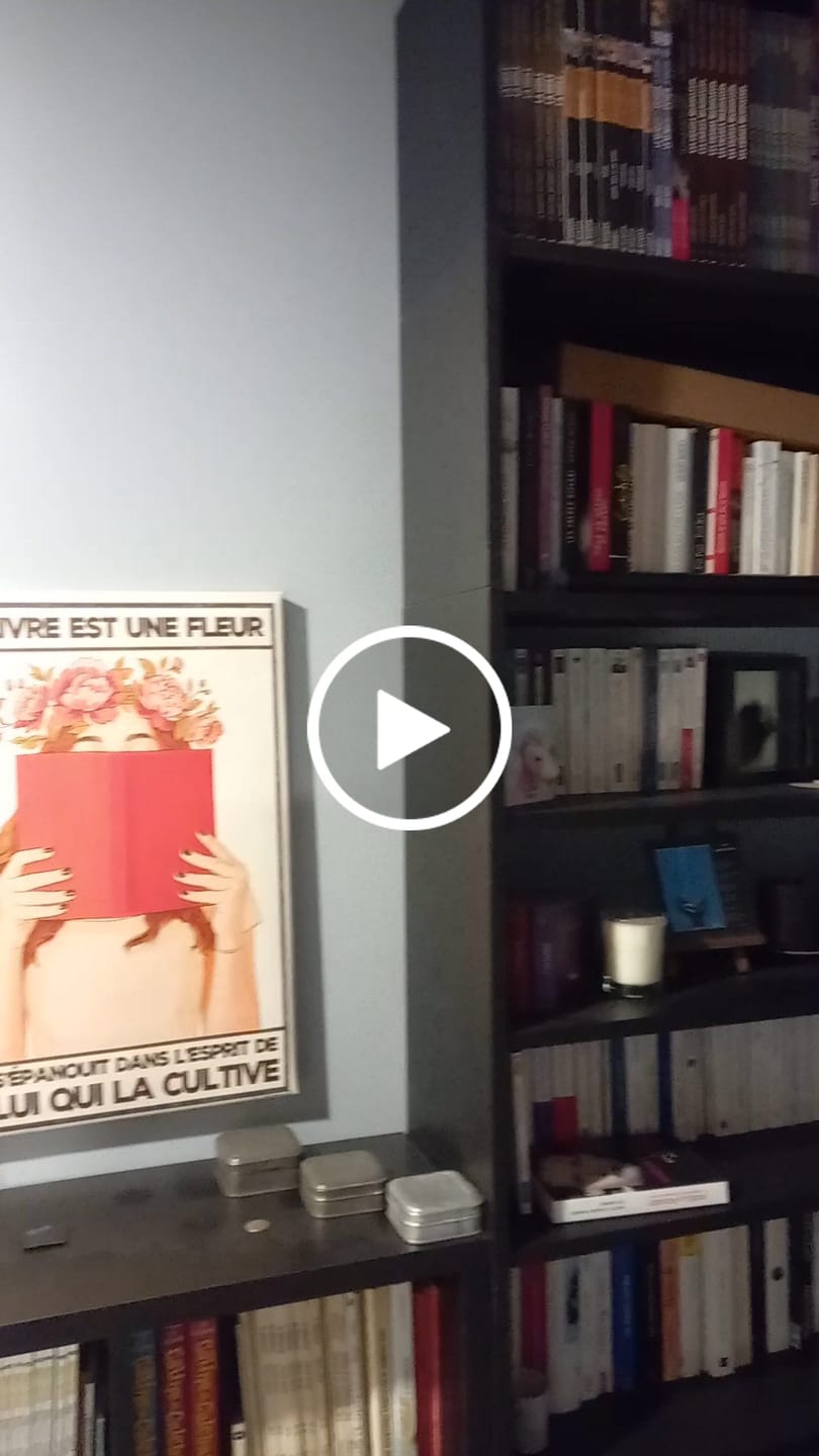 Customer video review of Un livre est une fleur qui s'épanouit dans l'esprit de celui qui la cultive