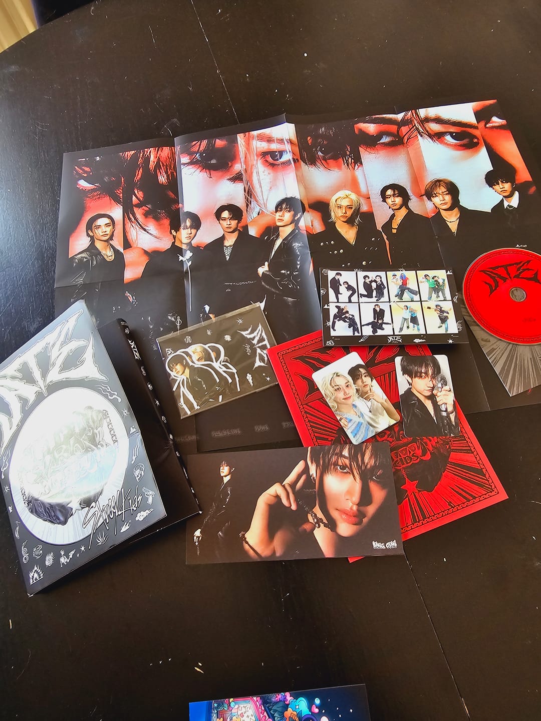 Customer photo review of [7/27 1:1 VIDEO CALL EVENT BY WITHMUU] STRAY KIDS - Mini [ATE] (Chk Chk Ver., Boom Ver.) (PRE-ORDER)