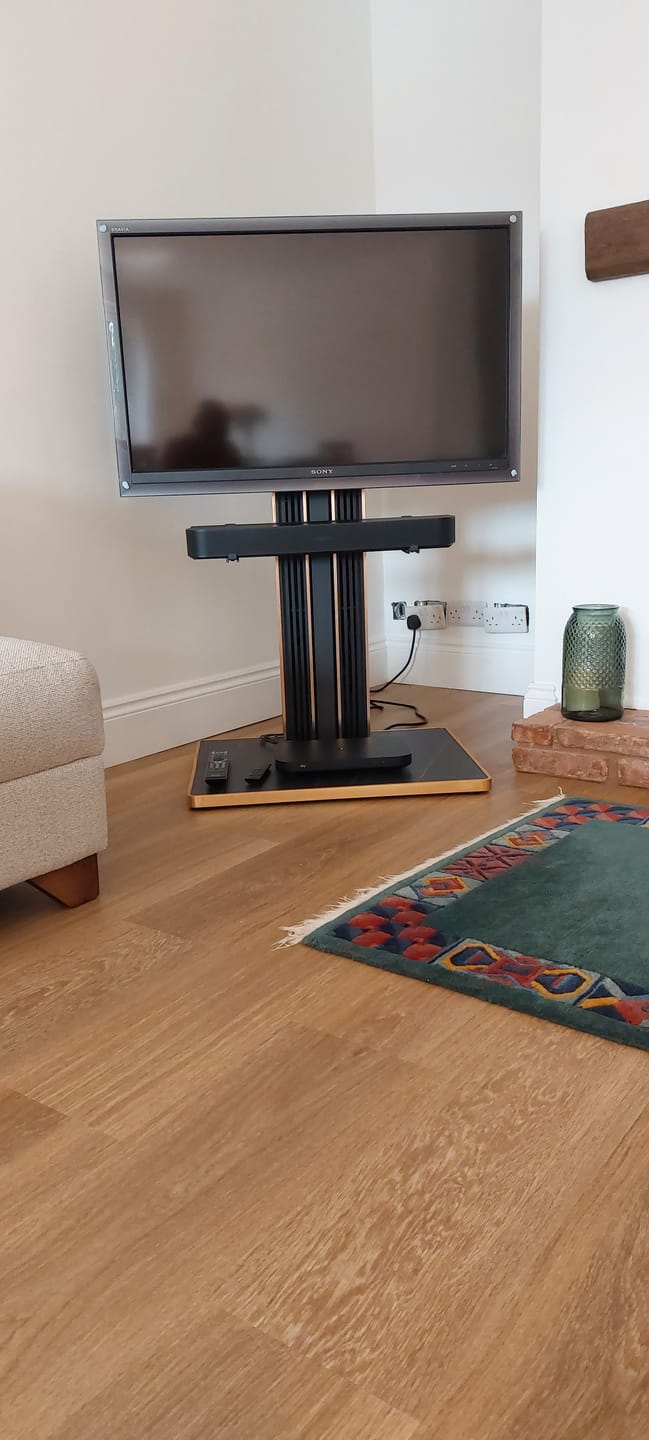 Customer photo review of Cantor FT78 Floor TV Stand