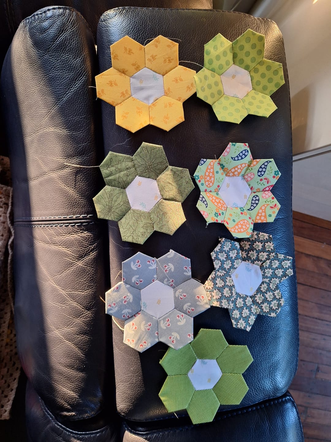 Customer photo review of TACK IT EASY 1" HEXAGON GADGET