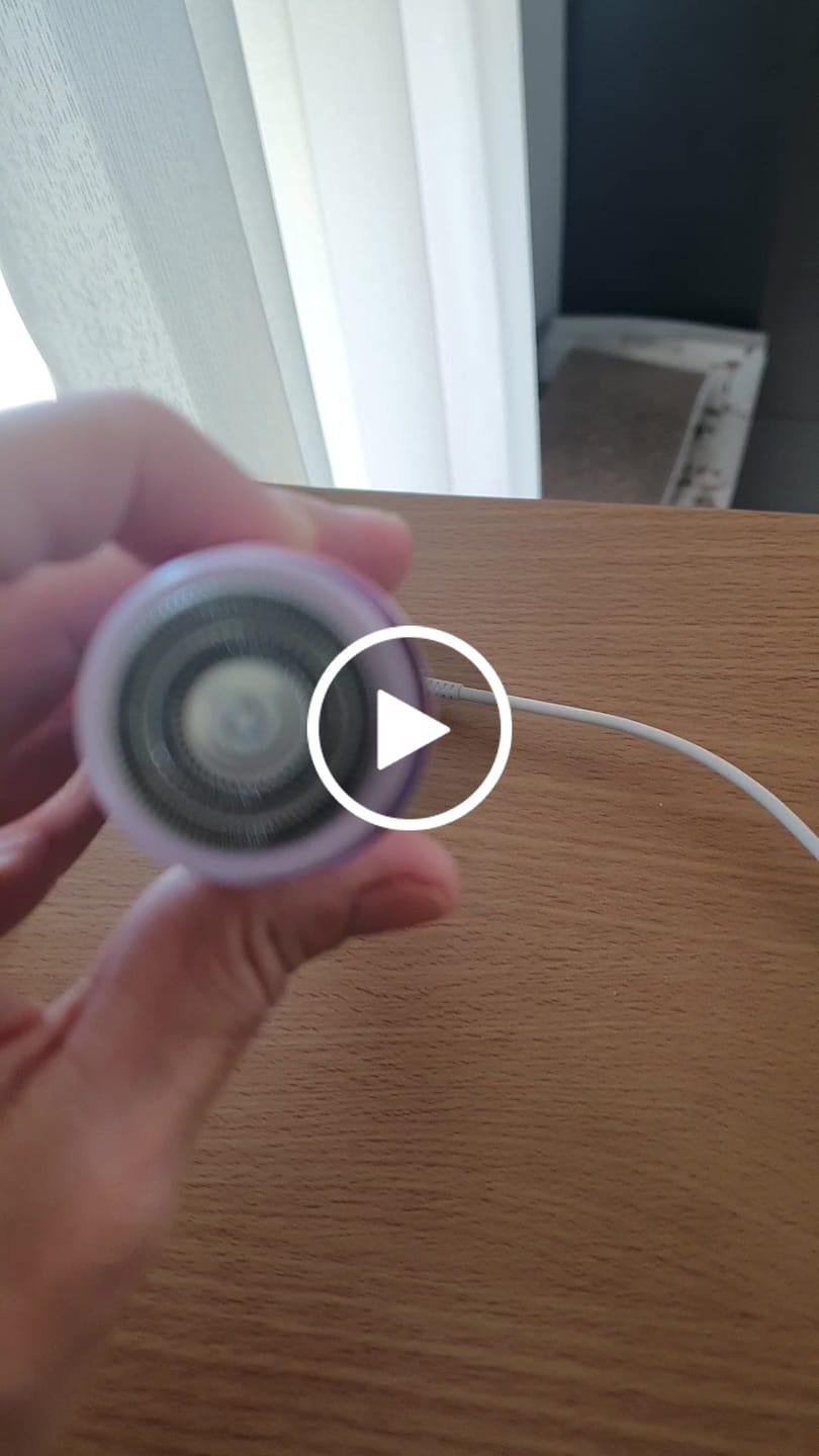 Customer video review of Zoua Glide | Gentle on Skin. Tough on Hair.