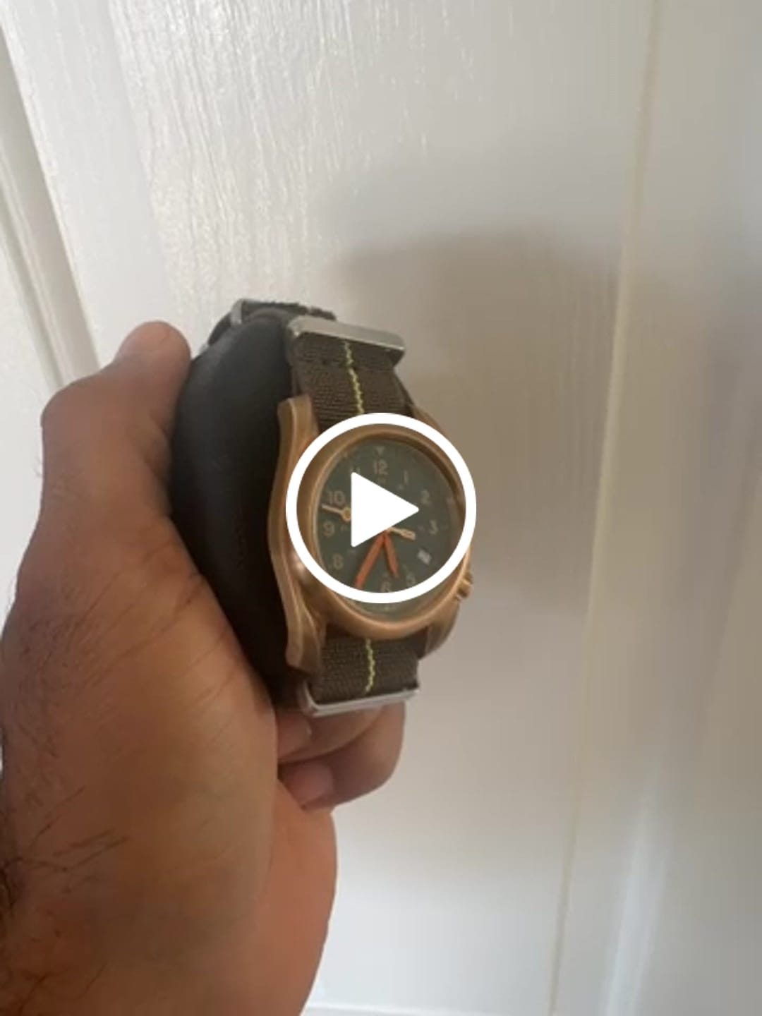 Customer video review of VOYAGER - 100M Waterproof Bronze Automatic Field Watch | Sandstone Green
