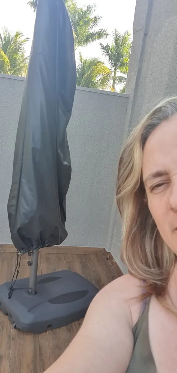 Customer photo review of Capa Impermeável para Guarda-Sol e Ombrelone 210D