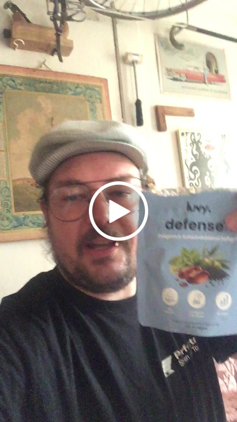 Customer video review of DEFENSE+ 3-in-1 Darmkur | Oregano, Schwarzkümmel & Olivenblatt Softgels