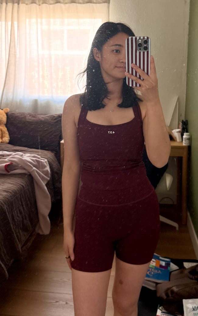 Customer photo review of The Essentials Short / Black-Cherry