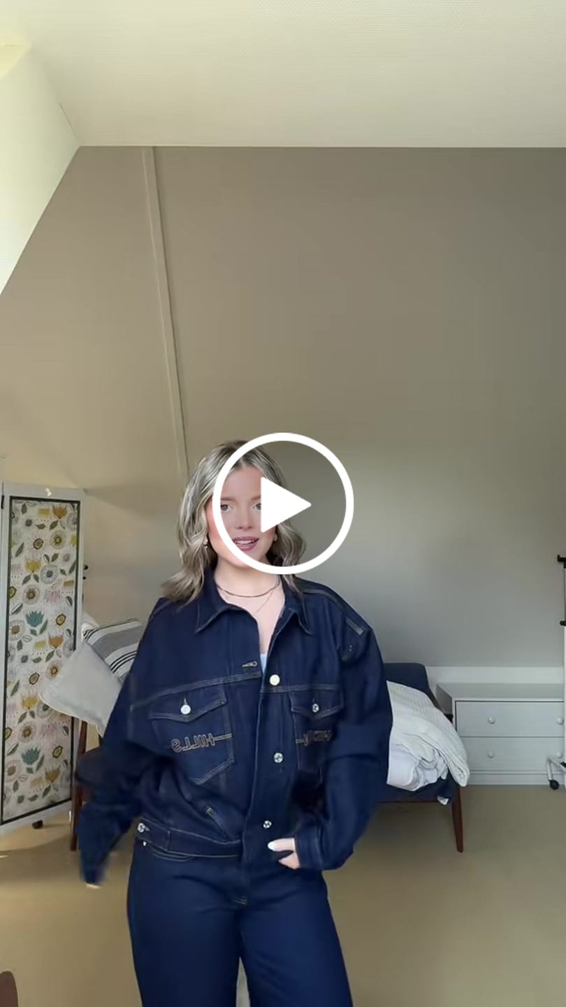 Recenzja wideo klienta dotycząca kurtki dżinsowej LOGO STITCH w kolorze indygo