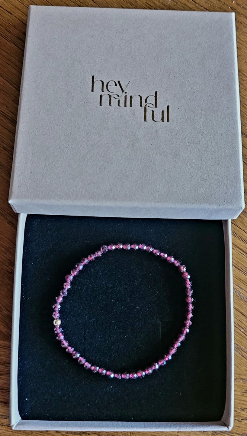 Customer photo review of Wild Roots Granat Armband