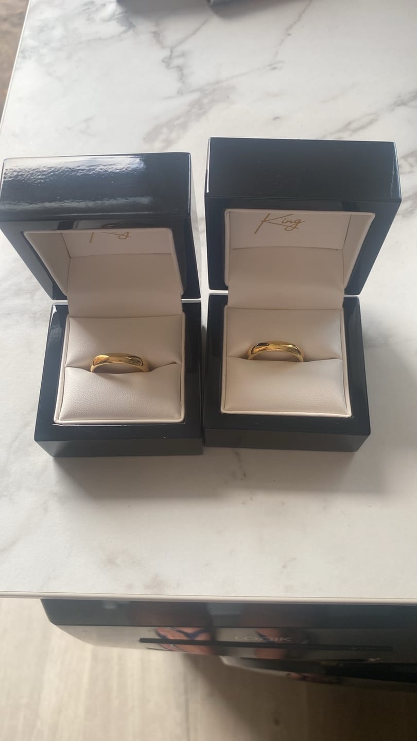 Customer photo review of Gold Wonder Ring Set
