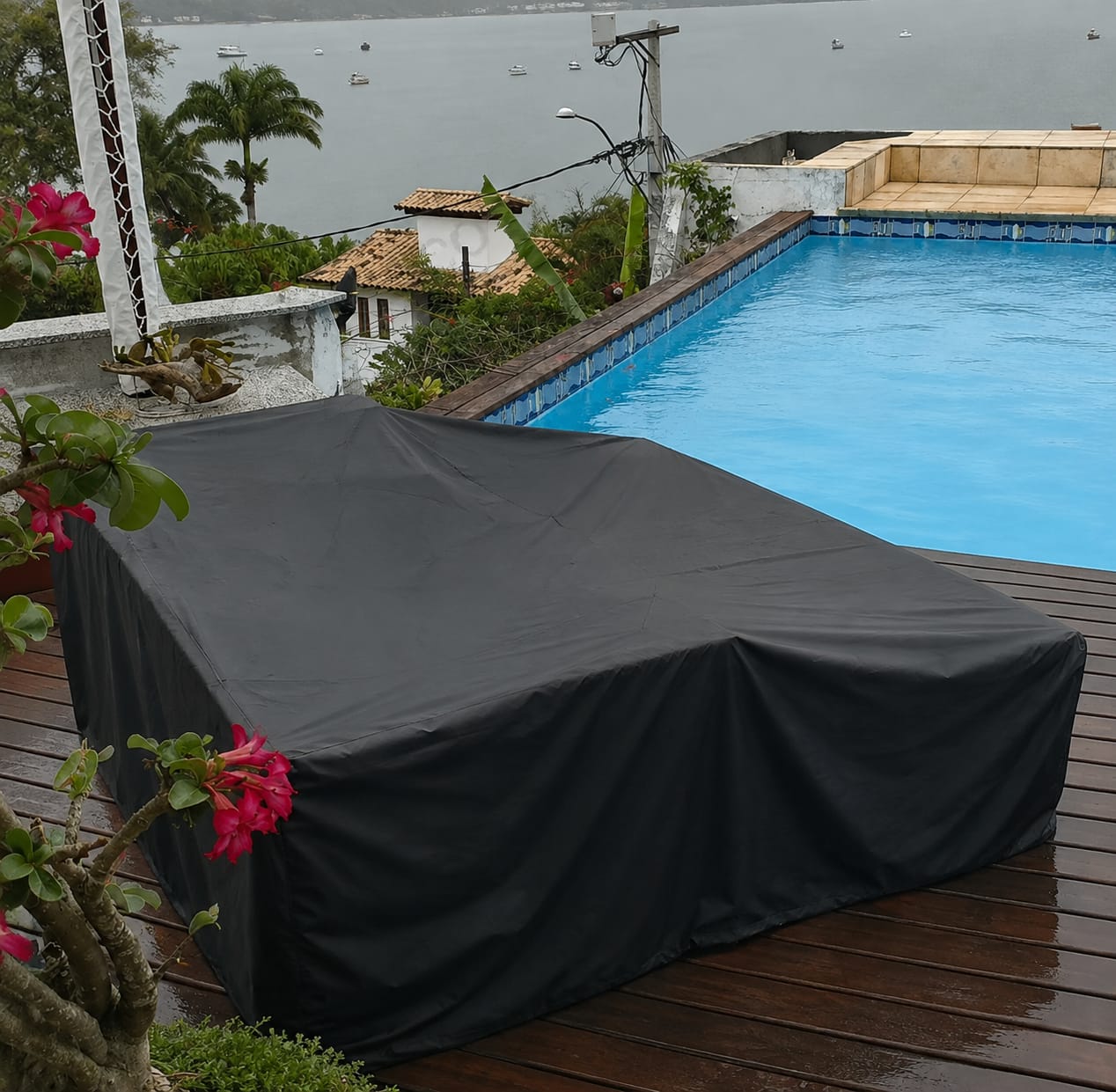 Customer photo review of Capa Impermeável para Sofá Externo Contra Chuva e Sol