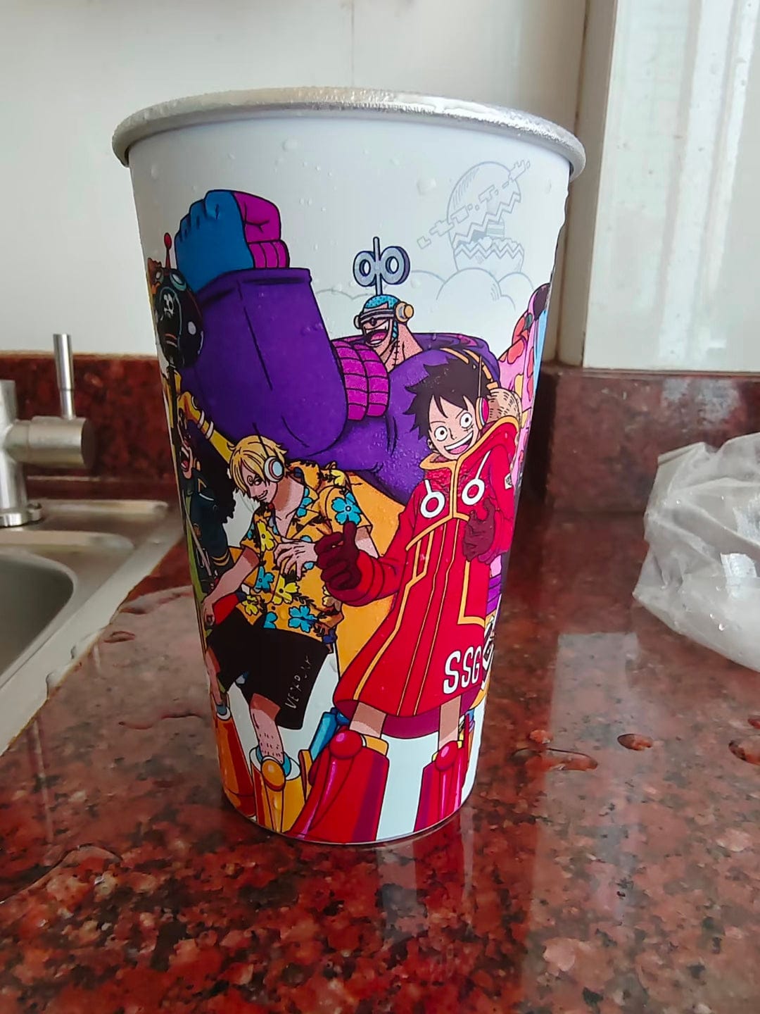Customer photo review of Limited Edition Egghead Strawhats Cold Sensitive Color Changing Cup
