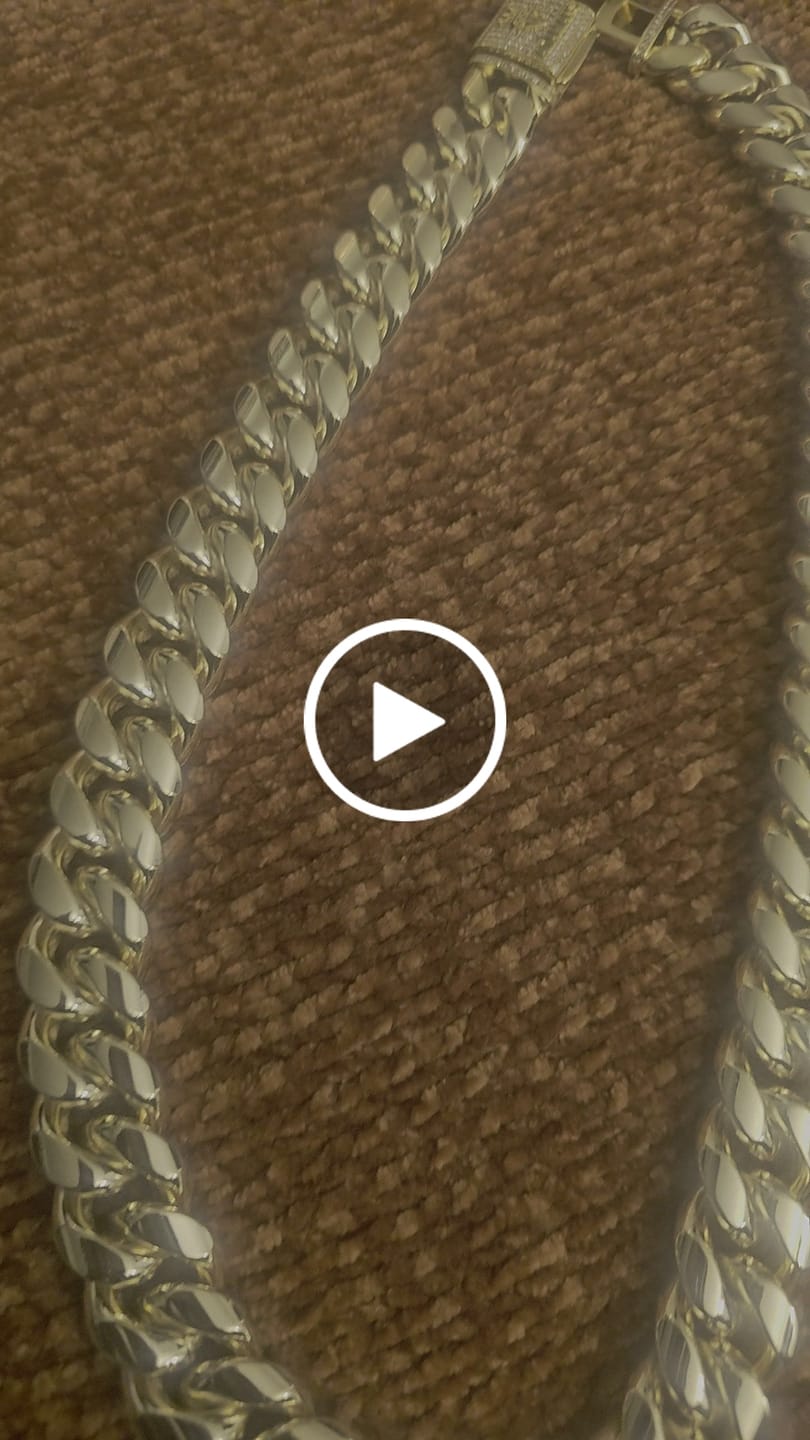 Customer video review of 20mm Cuban Iced Clasp Chain - Gold