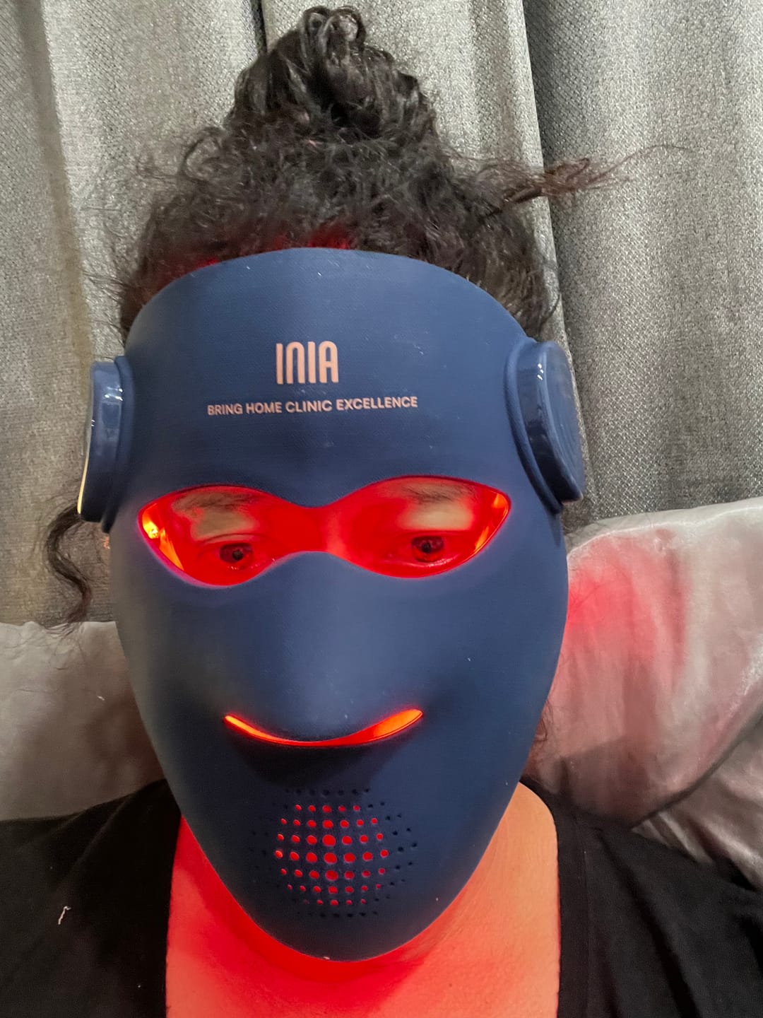 Customer photo review of INIA GLOW 4D 940nm Dual NIR Wireless LED Mask