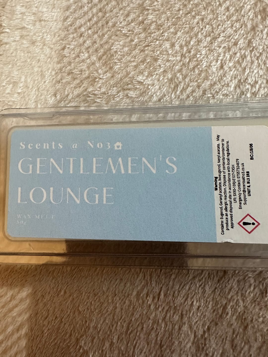 Customer photo review of USA Candle Soft Blanket Wax Melt